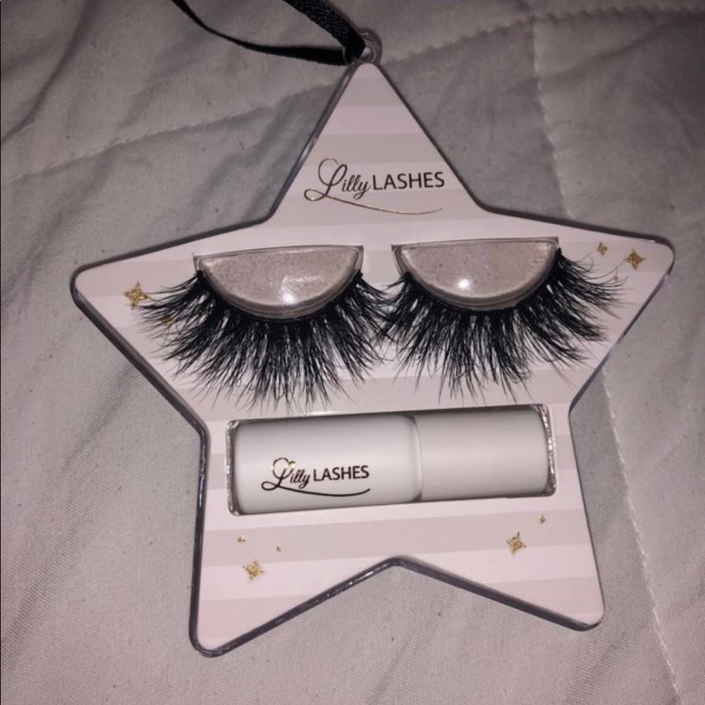 Lily eyelashes